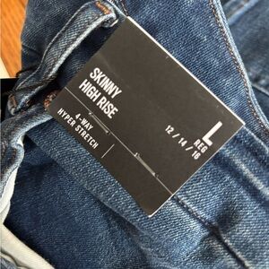 Women’s Skinny Jeans